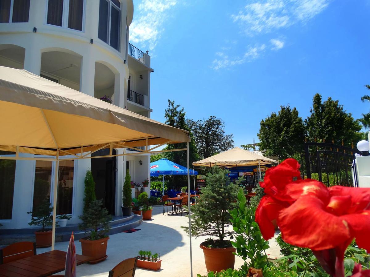 Hotel White House Anaklia Bagian luar foto